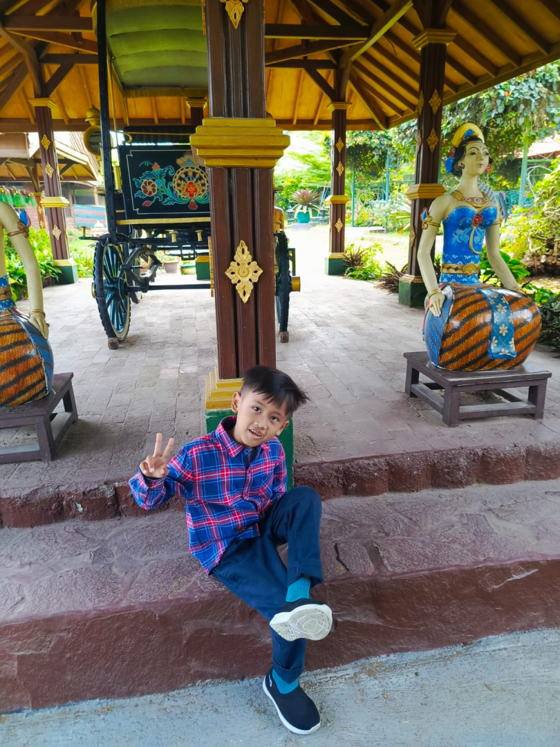 https://ajun.khitanan.id/dirmember/00000002/KymiMarco/photo-17534-11047-l-202506180517.jpg